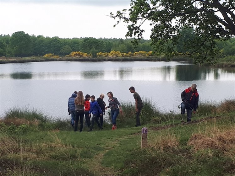 Boren aan de rand van het water (foto: Bart Koops).