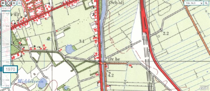 Topografische kaart uit 1970 van de omgeving van het Jonkersveen. De groene strook is inmiddels grotendeels verdwenen. Het meer is ten opzichte van 1960 groter geworden.