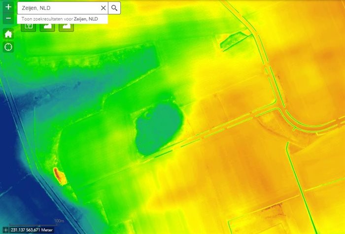 Uit de hoogtekaart kun je vaak veel informatie halen. Het Bollenveen is een ovale depressie in het landschap en ook de plek van de tjasker is hierop te zien.