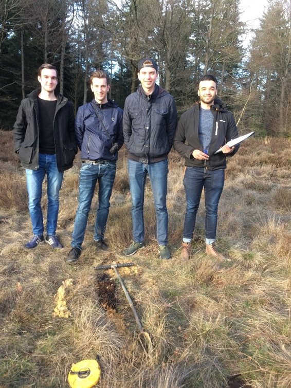 De studenten Jelani Maduro, Jort Faber, Anton Grol en Lieuwe van Leeuwen (foto: A. Verbers).