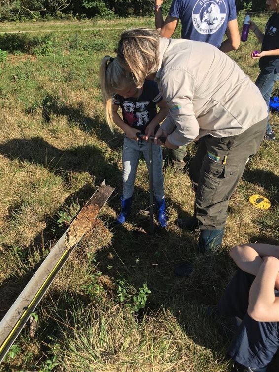 Ook de jongste deelnemer was erg enthousiast (foto: Gert Koene).