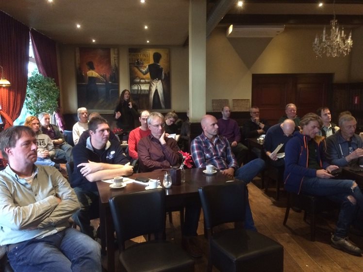 Deelnemers en sprekers, in café Hingstman, Zeijen (foto: Anja Verbers)